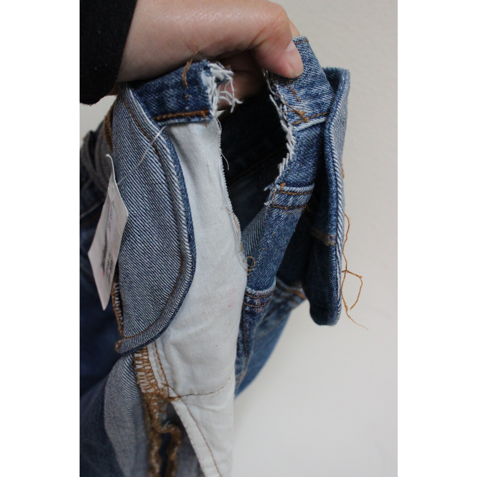 Nwt Sami Miro Vintage Levi's Constructed Denim Circle Pocket Jeans Size 26 — image 6 of 7